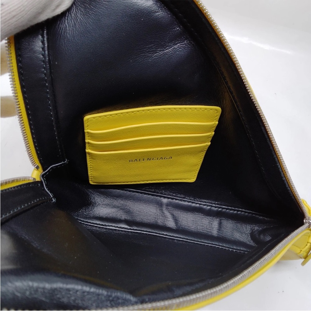 Balenciaga Vibrant Yellow Geometric Bag - Picture 9 of 10